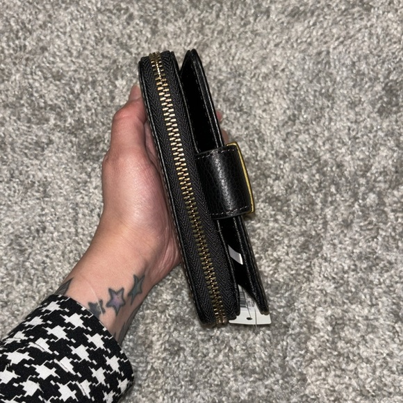 Fossil wallet- new with tags - Picture 3 of 3